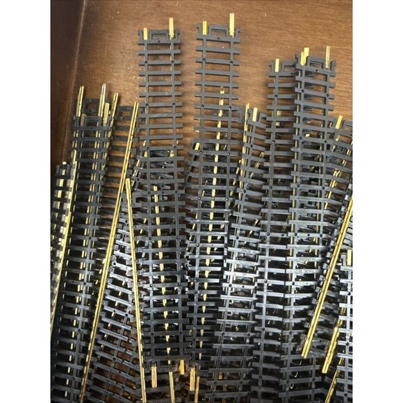 Atlas HO Scale Train Tracks Lot Of 61 pieces 9 inch Straight Snap Track - Picture 3 of 12